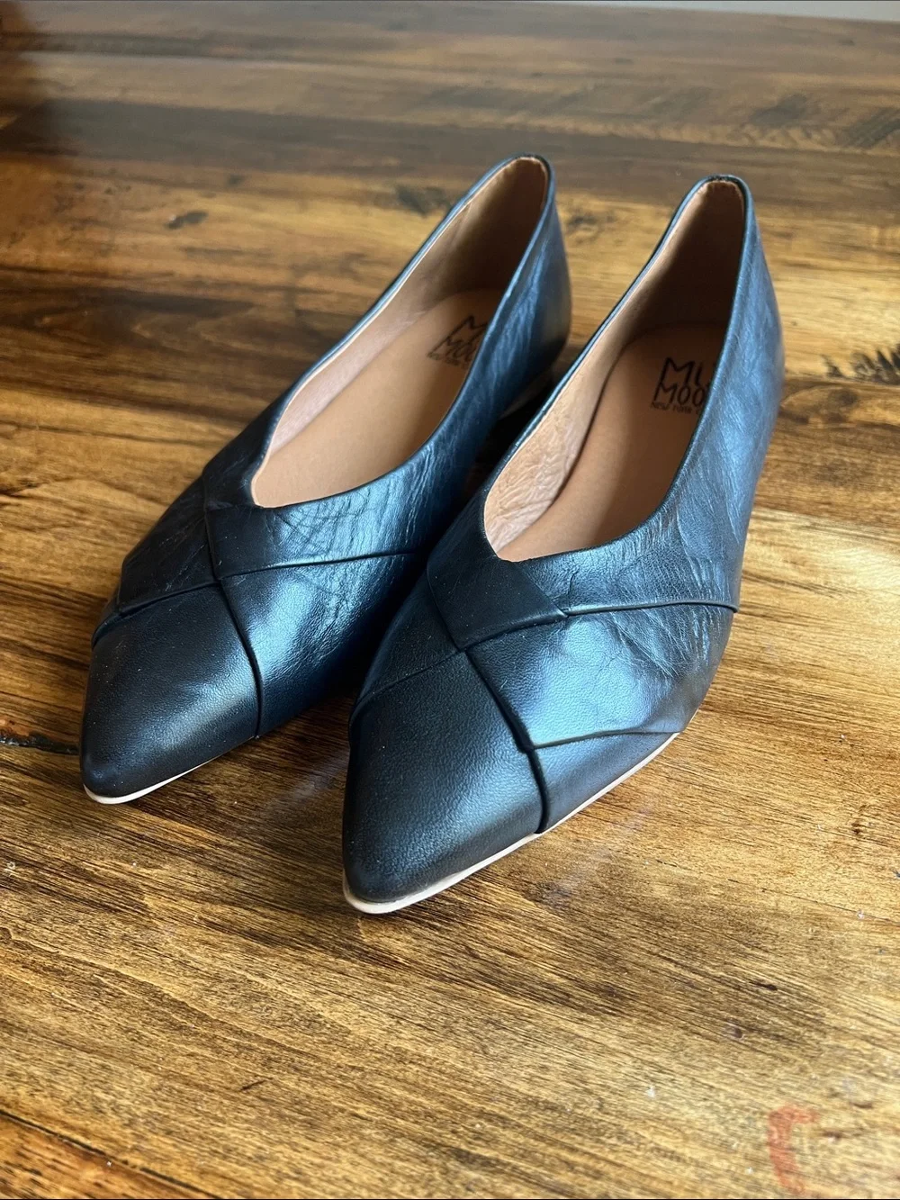 Miz Mooz 38 Black Leather Like New Josephine Pointed Flats